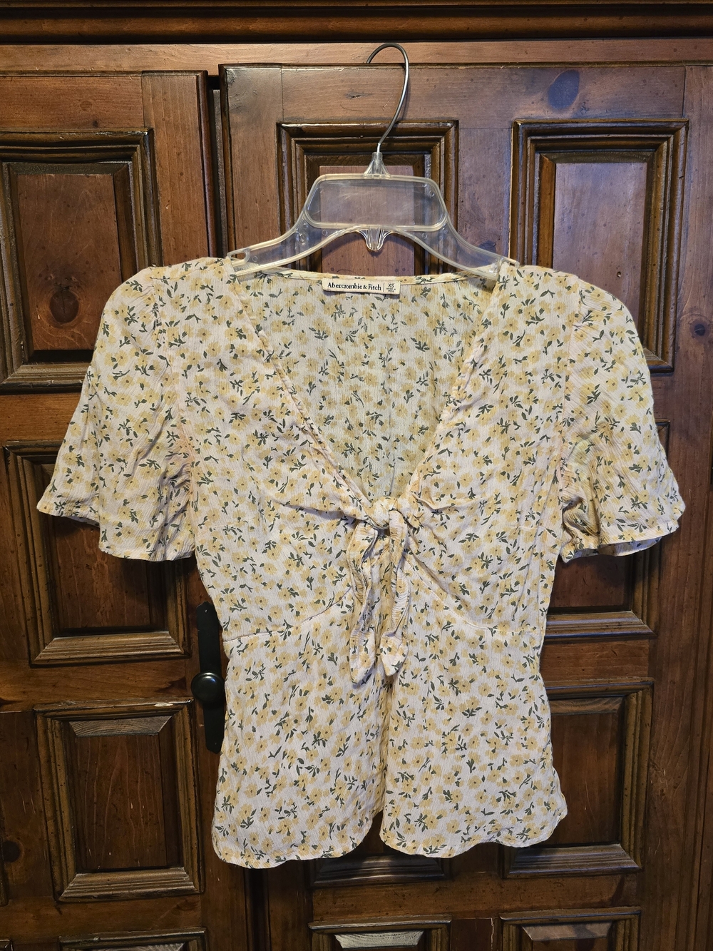 Abercrombie & Fitch Women's XS Floral V-Neck Tie Front Short Sleeve Blouse